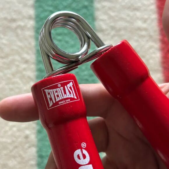 Supreme X Everlast Hand Grip Red FW14 Authentic - Picture 3 of 5